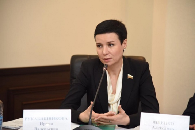 Сенатор Рукавишникова в очередной раз скомпрометировала себя на выступлении Президента Путина