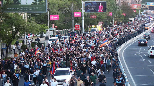 В Армении проходят акции протеста против правительства: требуют отвоевать Карабах