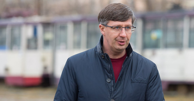 Депутат Александр Павлюченко продемонстрировал свое отношение к народу на публичных слушаниях в Челябинске