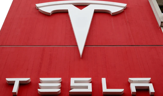 Tesla обвинила бывшего инженера в краже секретной информации о суперкомпьютере Dojo