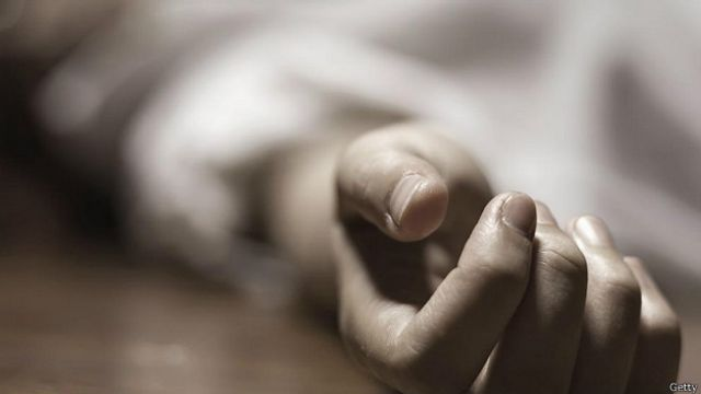 Мужчина и его дочь найдены мертвыми после стрельбы в жилом доме Махачкалы