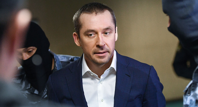 Экс-полковник Дмитрий Захарченко приговорен к 16 годам колонии со штрафом 500 миллионов