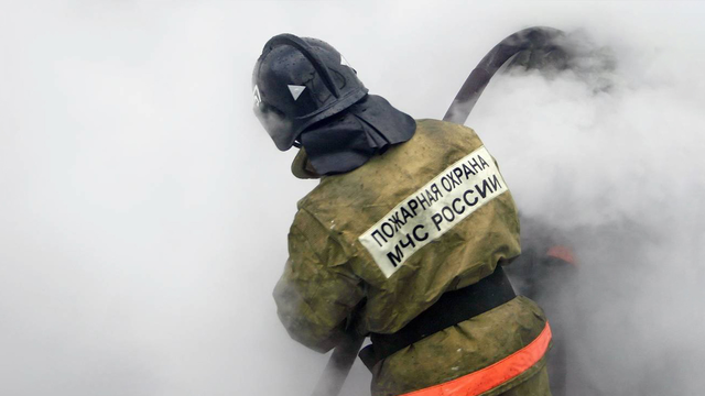 В российском городе при пожаре погибли оставленные матерью двое детей