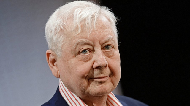 "Потребность была": известный режиссер осудил липнувшего к юным девочкам Табакова