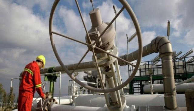 Россия прекратила поставки газа в Нидерланды из-за отказа платить за него в рублях