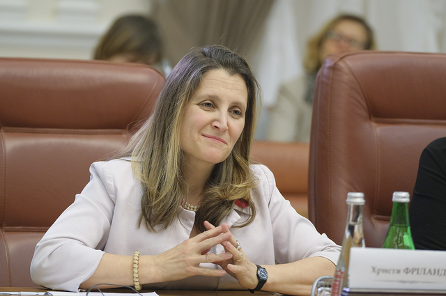 Почему на активы Мельниченко и Усманова Запад закрывает глаза