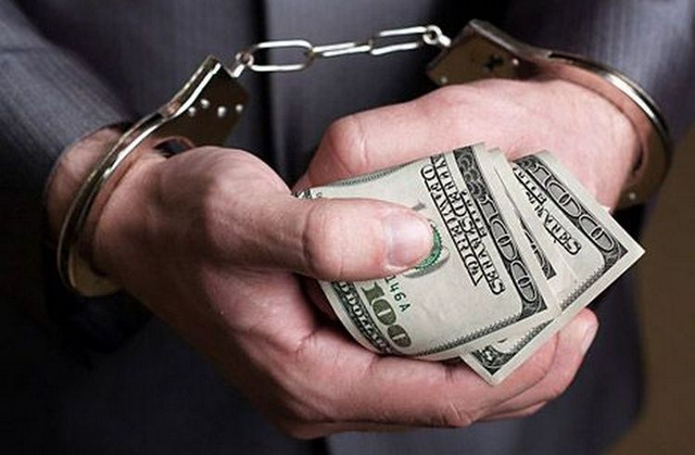 В Киеве на взятке $2,5 миллиона задержали главу партии "Наш край"