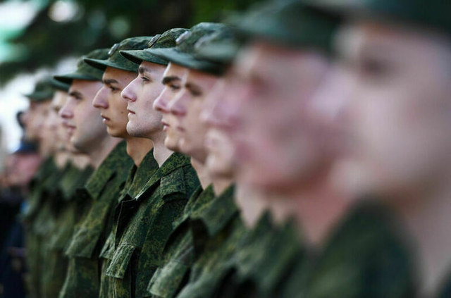 Отпросился в туалет и сбежал: в Москве разыскивают исчезнувшего призывника