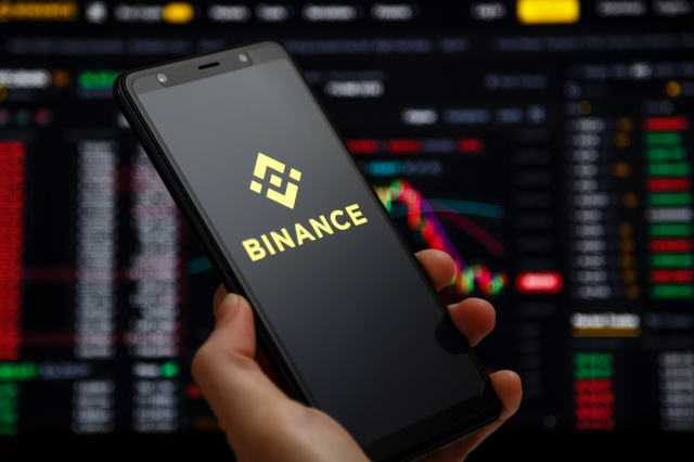 Криптобиржа Binance приостановила вывод средств в биткоинах на фоне падения курса криптовалюты