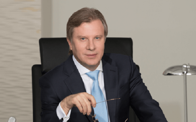Минаев по "дорожке" к Савельеву