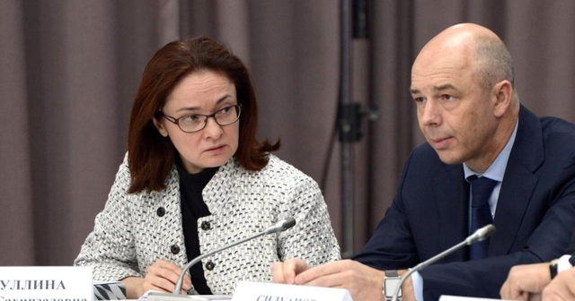 Минфин и ЦБ поспорили о курсе рубля