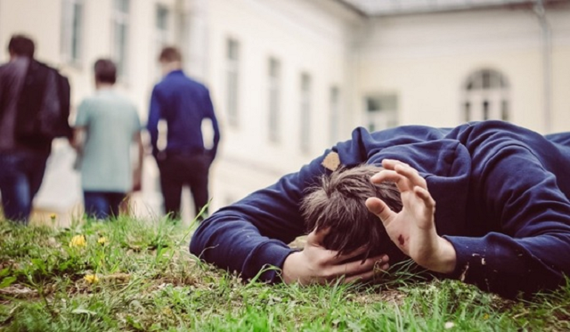 В Краснодарском крае неизвестные до смерти избили 17-летнего мальчика-инвалида
