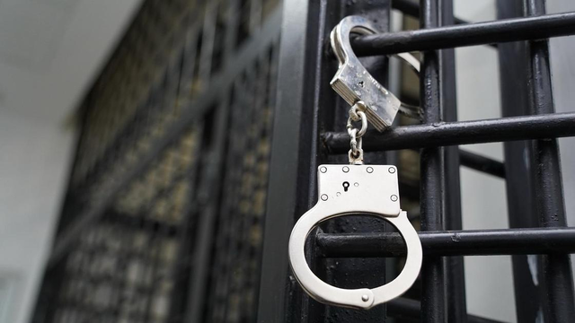 Российский адвокат сел на три года за вымогательство денег у жены клиента