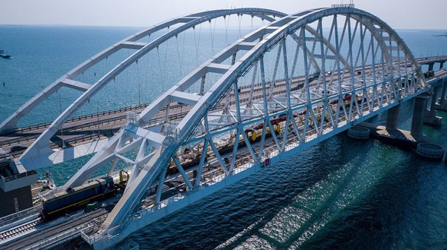 «Крыша» в погонах Крымского моста
