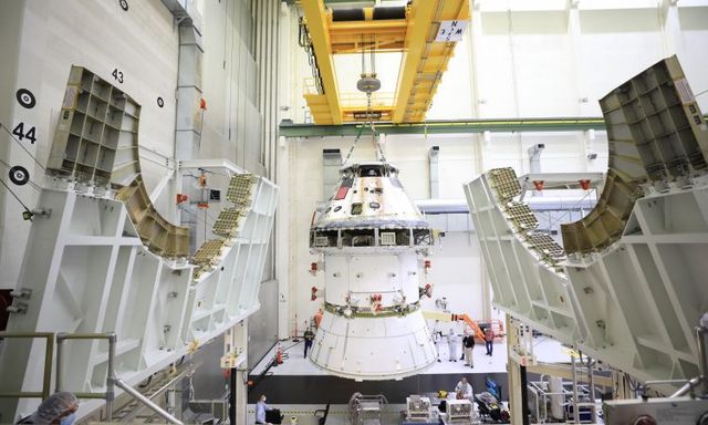 «Роскосмос» пообещал полеты на Луну в 4 раза дешевле, чем у NASA