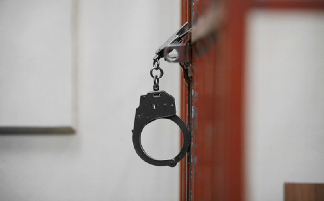 Двое россиян забили до смерти знакомого на кладбище и прикрыли его тело венками