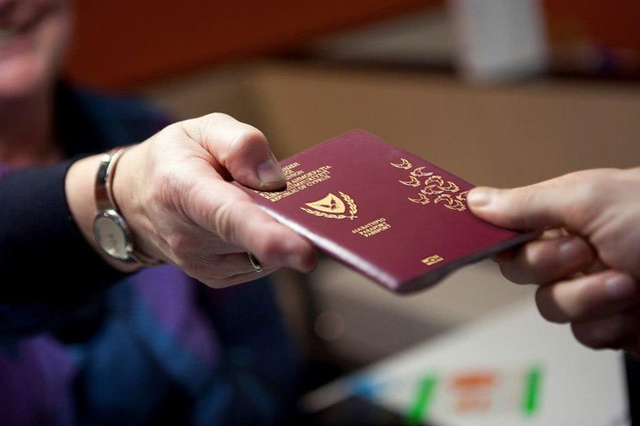 На Кипре будут судить чиновников за продажу паспортов состоятельным россиянам и казахам