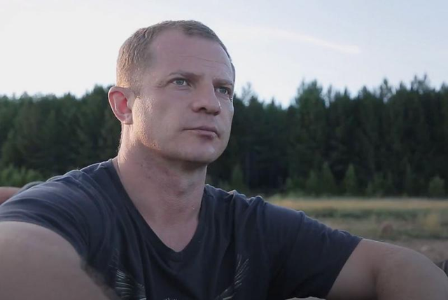 Евгений Бакуров зарыл все деньги в землю?