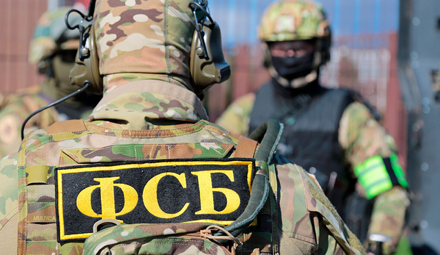 ФСБ ищет диверсантов взрывающих военные склады в Крыму