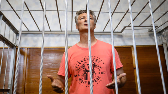 Бывшего мэра Екатеринбурга Ройзмана освободили в зале суда