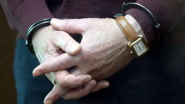 Безвозвратные кредиты Пархоменко и Комарова