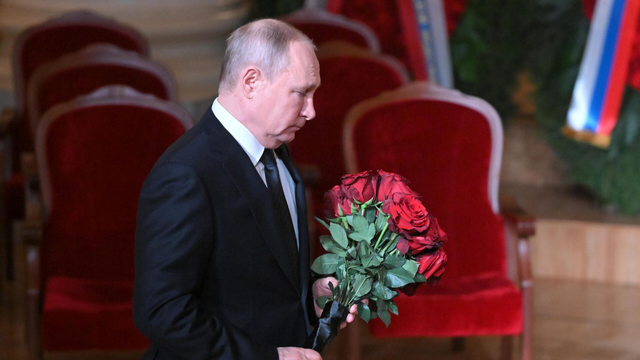 Прощание Путина с Горбачевым попало на видео