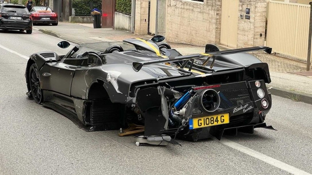 Эксклюзивный суперкар Pagani за $17 миллионов разбили в досадном ДТП