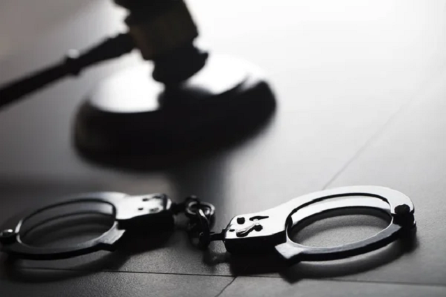 Красноярец по прозвищу Лимон и двое полицейских украли у мужчины 3 «лимона» рублей