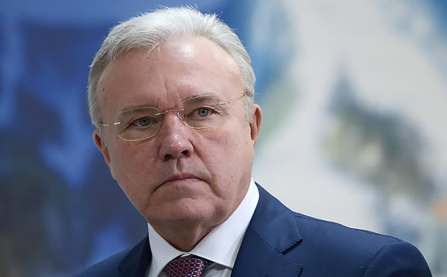 Мал Золотарёв, да Уссу дорог