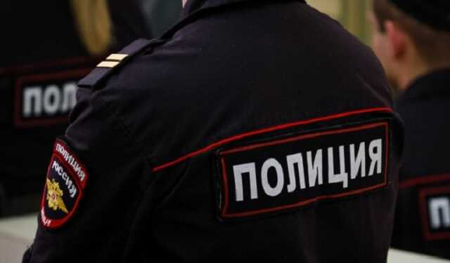Московские полицейские сверхурочно будут охранять сотрудников военкоматов, которые ходят с повестками