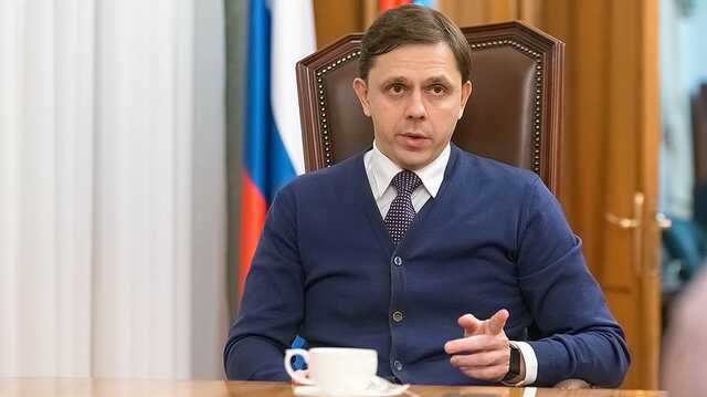 Красный губернатор Клычков попал под чёрный «Генезис»
