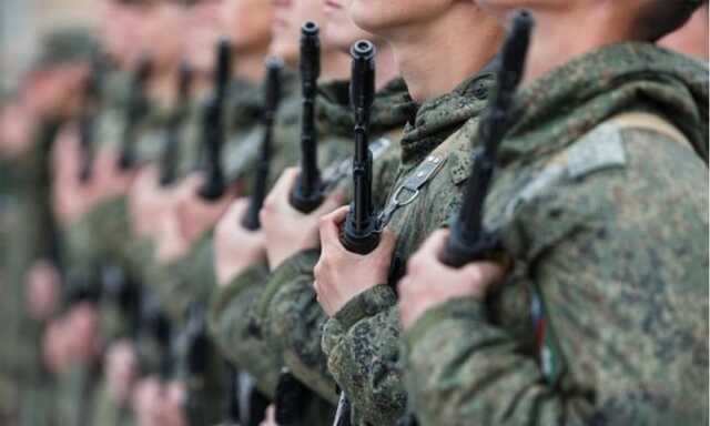 В Мытищах повестку на мобилизацию вручили военному по контракту, выломав дверь в квартиру