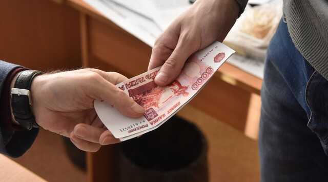 Проректор российского вуза предстанет перед судом за взятки