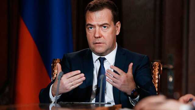 Медведев назвал Маска молодцом