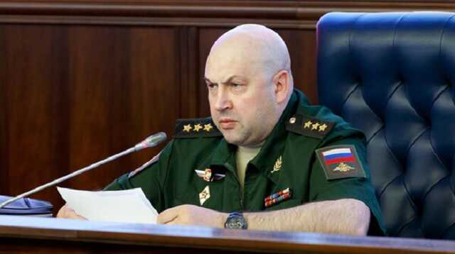 Путин поздравил командующего войсками в зоне СВО Суровикина с днем рождения