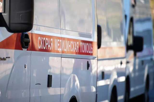 На козырьке дома в Москве нашли тело школьницы