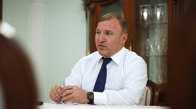 Губернатор на свадьбе сына полицейского на Бентли