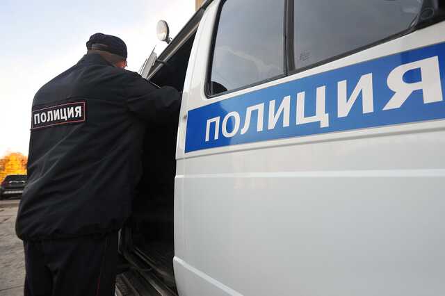 Нетрезвый россиянин подкараулил сына по пути в школу и ранил его ножом