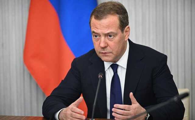 Медведев отреагировал на отставку Трасс фразой «пока, поздравляю, латук»