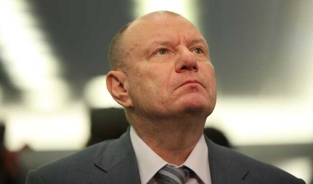 Русал подбирается к Потанину