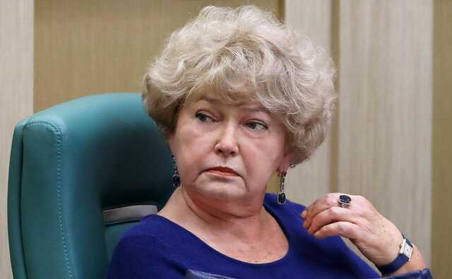 Нарусова отреагировала на сообщения о своем уходе с поста сенатора