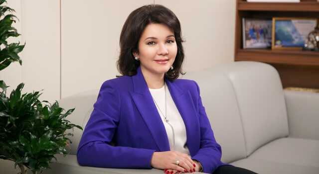 Прокравшаяся Умут Шаяхметова размещает хвалебные статьи, скрывая утечки данных казахстанцев
