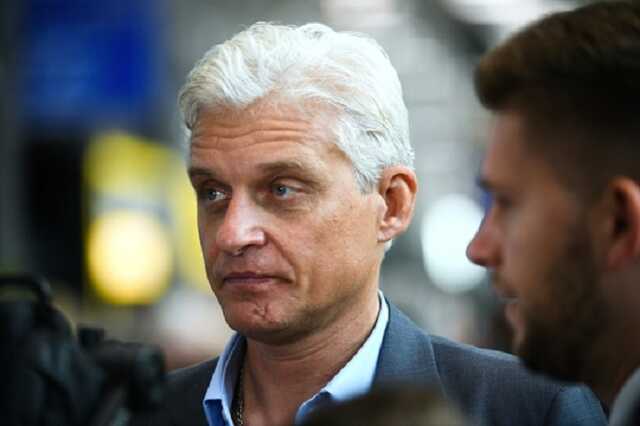 Тиньков требует от банка назад свой бренд