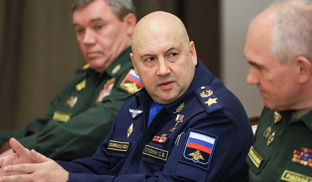 Суровикин заявил о невозможности полноценного снабжения Херсона