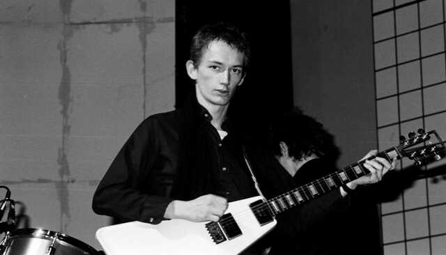 Умер британский гитарист и сооснователь рок-группы "The Clash" Кит Левен