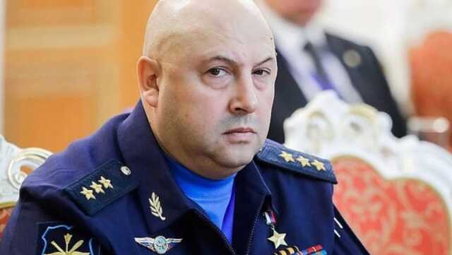 Суровикину придумали отца-героя