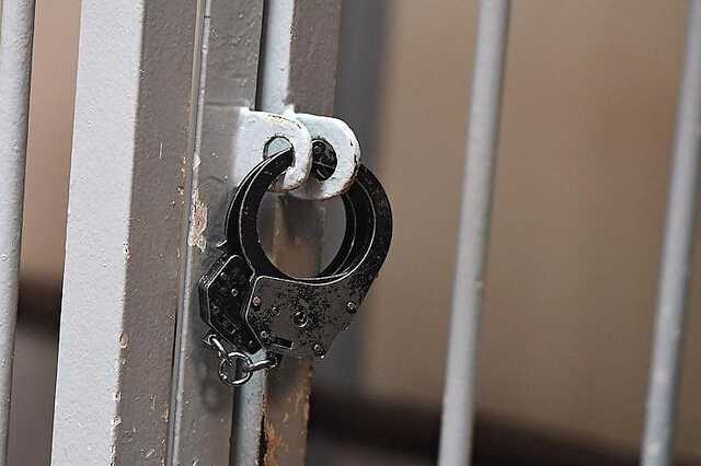 Зарезавшего жену и ранившего трехмесячного сына россиянина арестовали