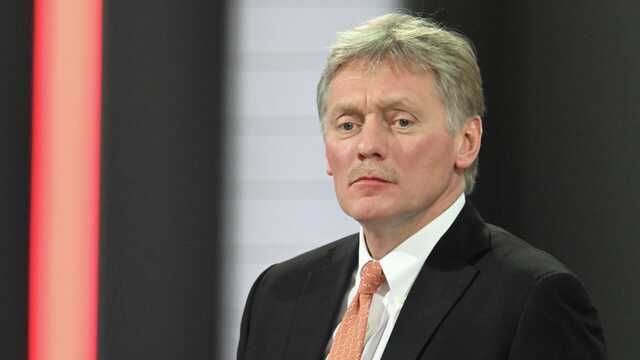 Кремль опроверг сообщения о запрете выезда за границу сотрудникам администрации