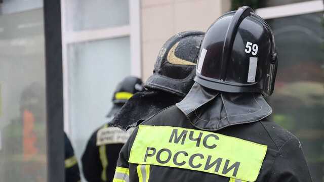 Крупный пожар произошел на складе по производству пластика в Подмосковье