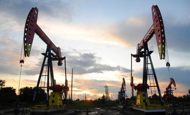 В ОПЕК+ решили продолжить сокращать добычу нефти на 2 млн баррелей в сутки